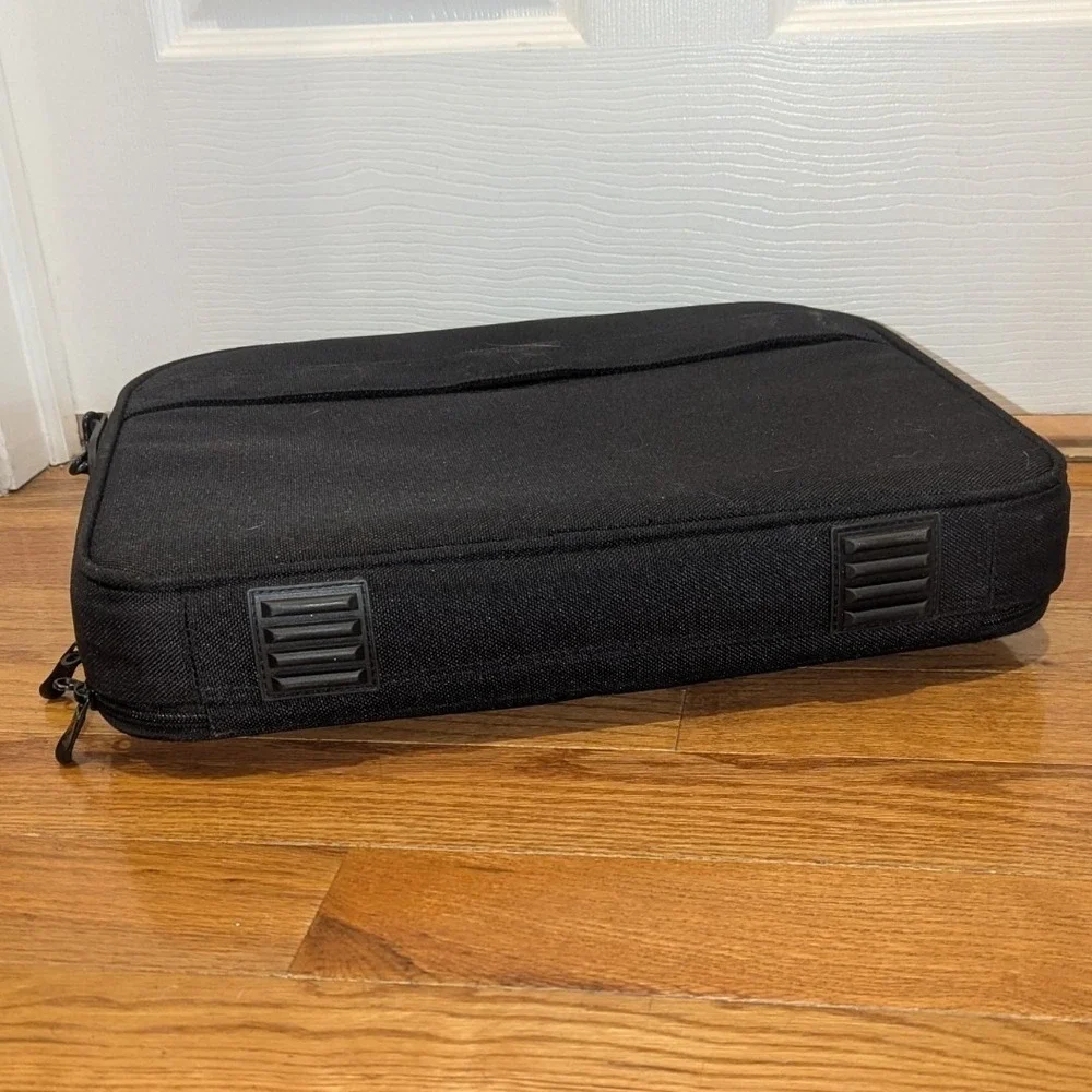 Dell Black Padded Laptop Briefcase Carrying Case 13 x 16.5 Computer Bag
